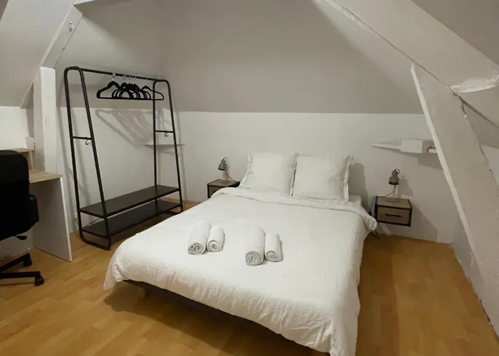 L'eclipse - Gare De *